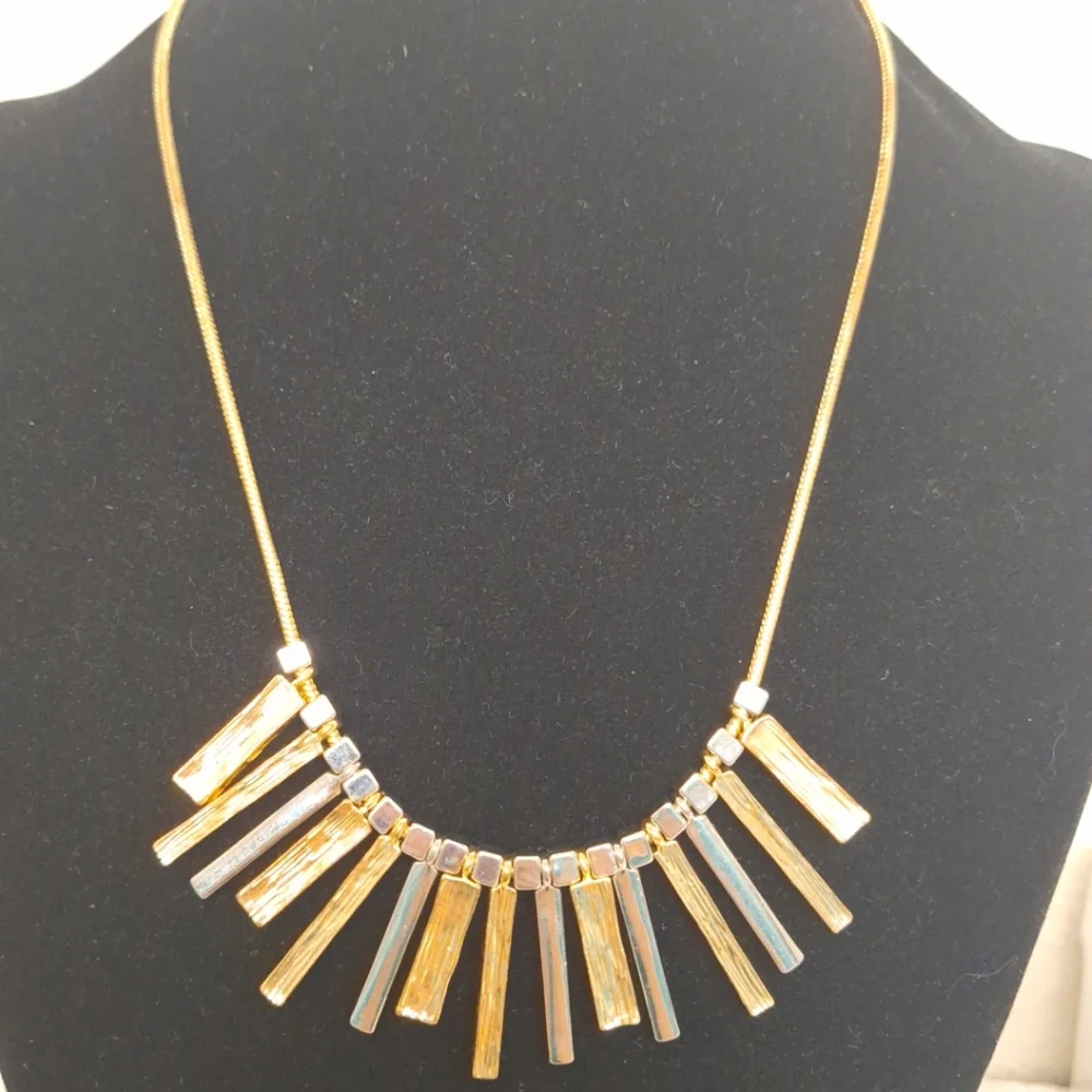 Vtg Liz Claiborne Two Tone Fringe Fan Drop Statement Necklace 18-20" G &S Tone - Picture 1 of 6